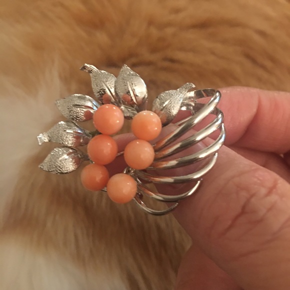 Japanese Angel skin coral Obi-dome brooch - Picture 4 of 7